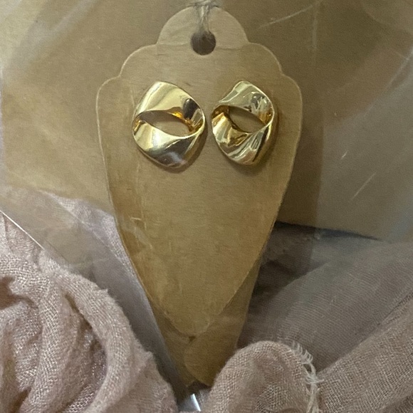 Lady Remington LR Signed Gold Tone Vintage Earrings. - Picture 6 of 9